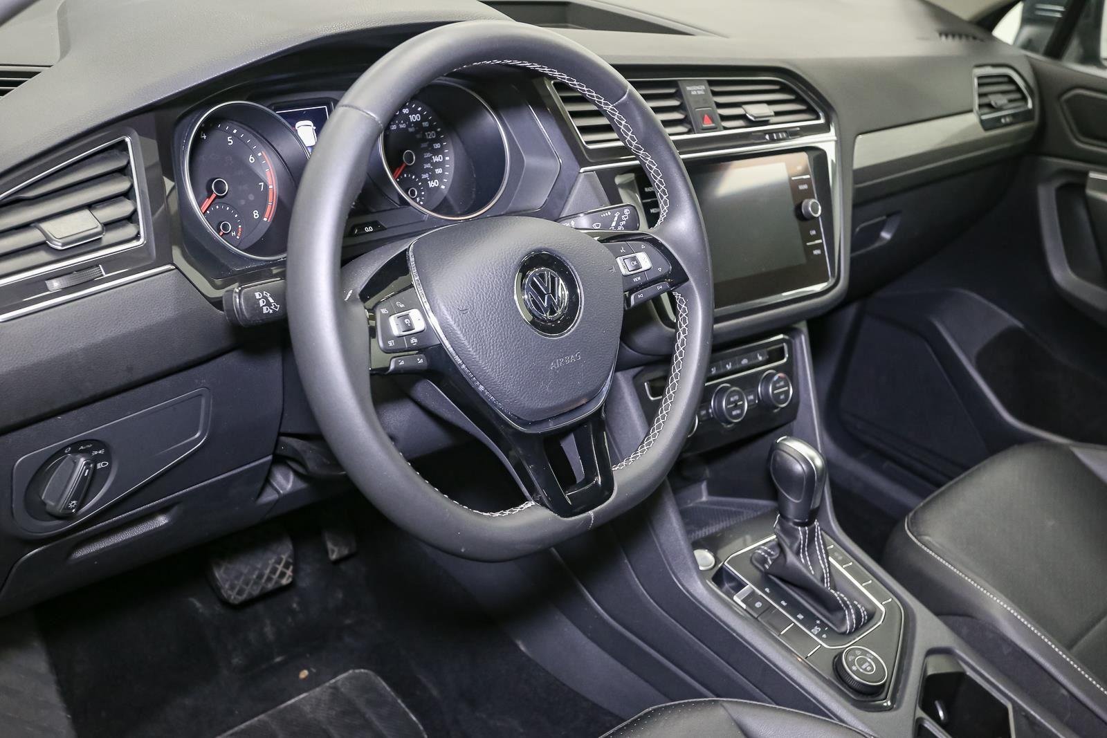 Used 2021 Platinum Gray Metallic Volkswagen SE image 24