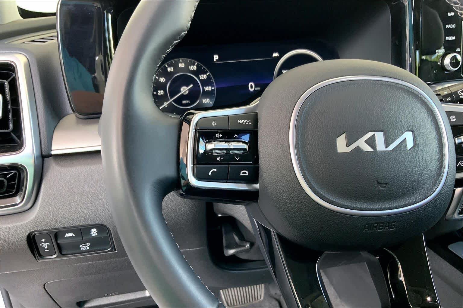 Used 2023 Glacial White Pearl Kia SX image 24