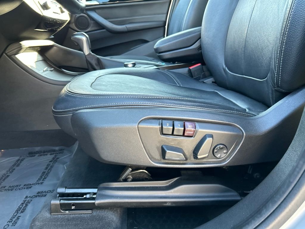 Used 2018 Silver BMW xDrive28i image 17