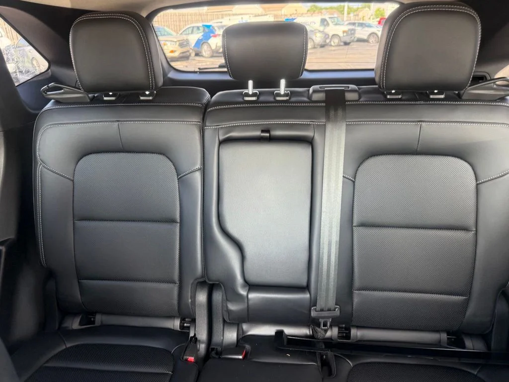 Used 2020 Green Metallic Ford SEL image 29