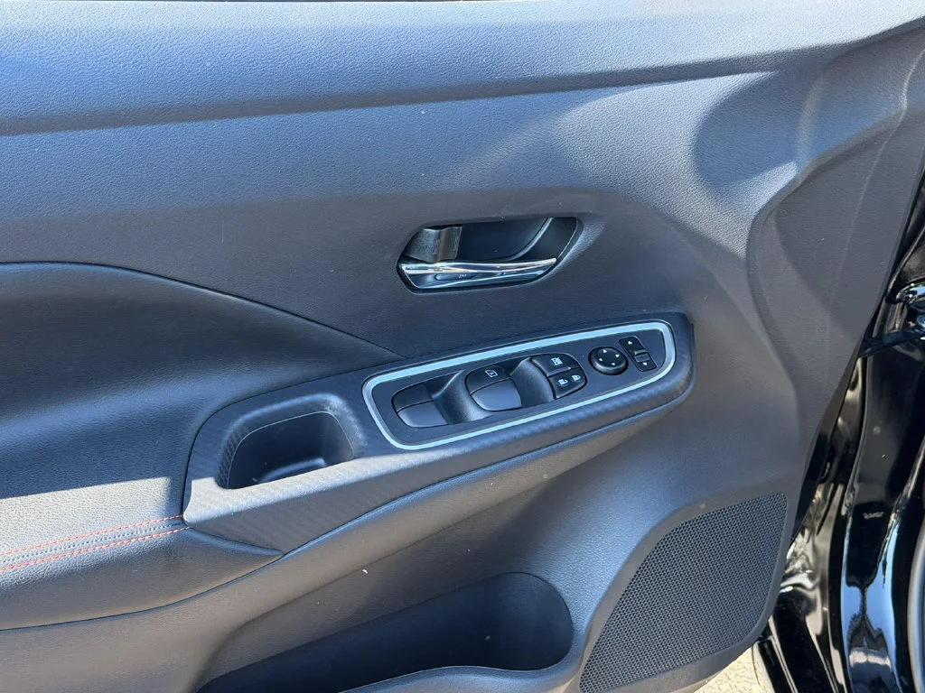 2025 Nissan Versa Sedan SR - Photo 24