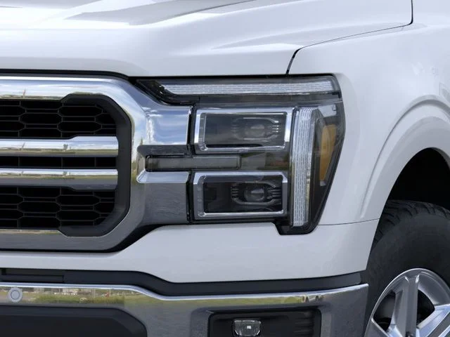 New 2026 Oxford White Ford Lariat® image 18