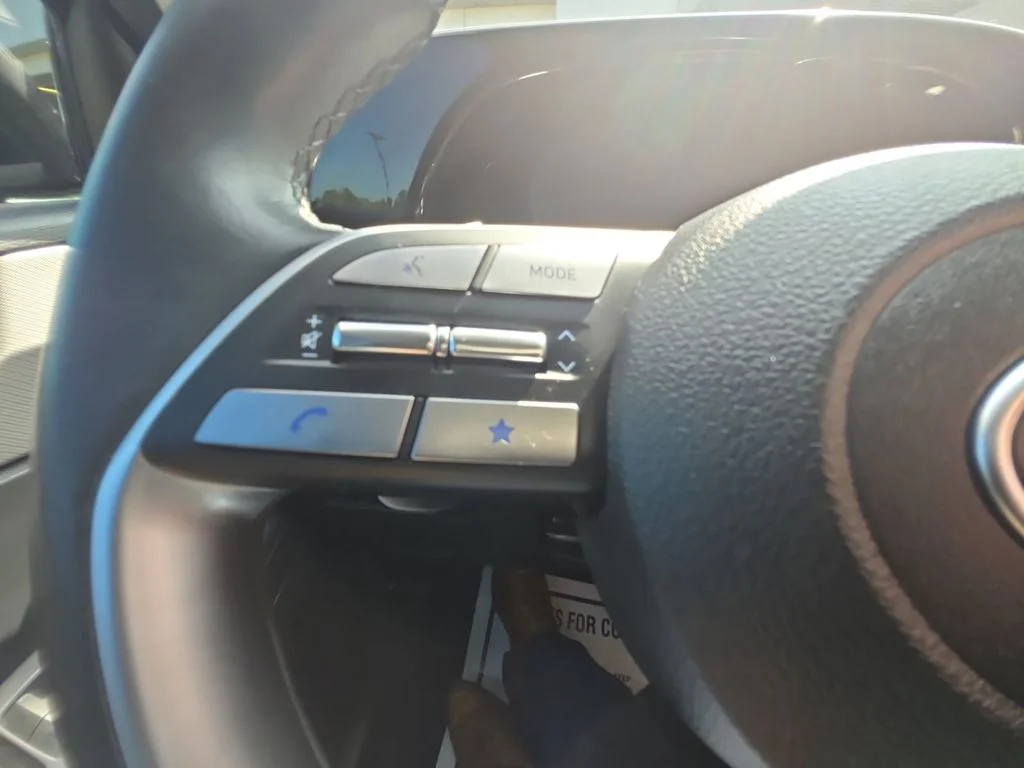 Used 2024 Black Hyundai SEL image 20
