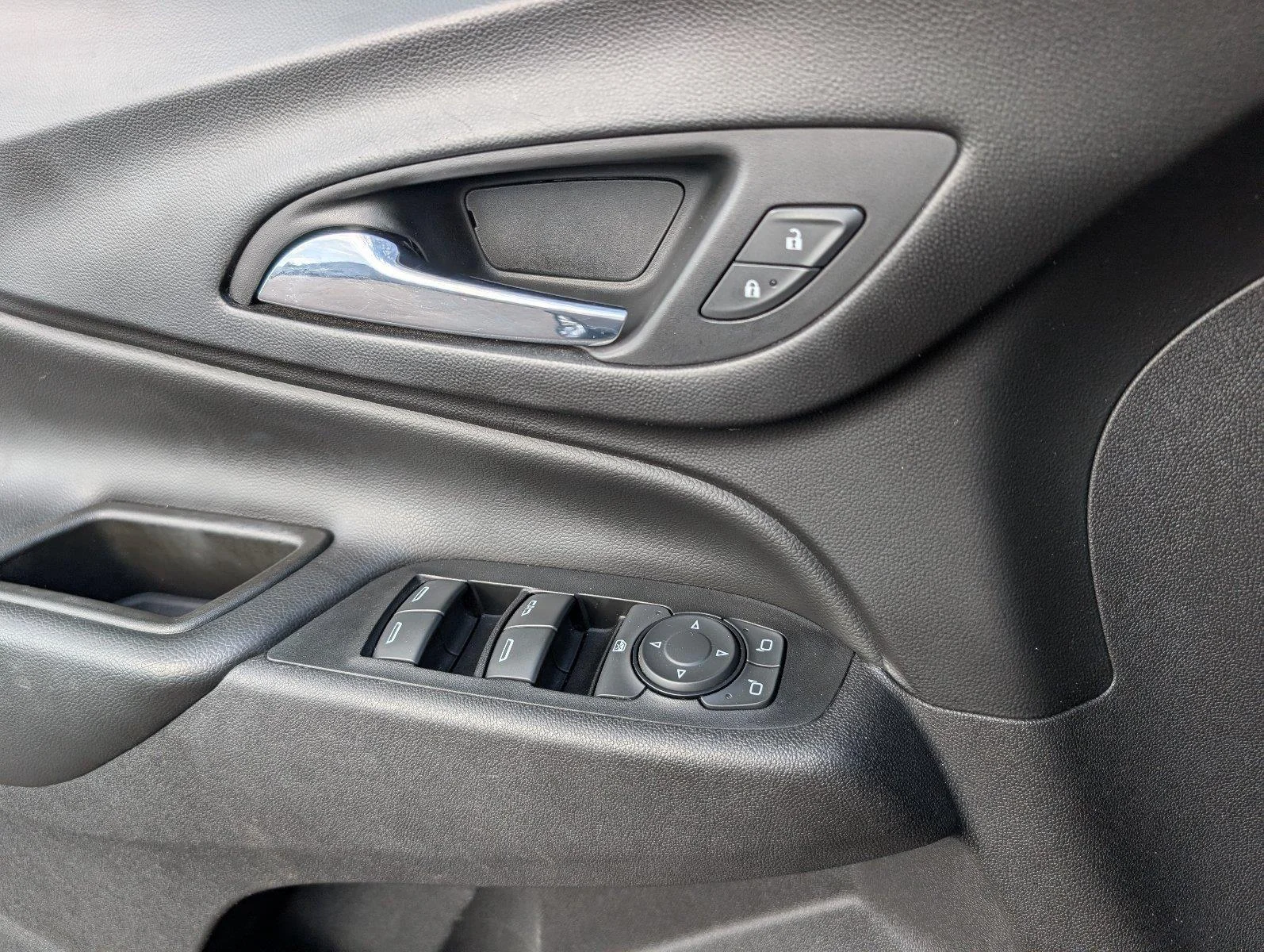 Used 2019 MOSAIC BLACK METALLIC Chevrolet LT image 16