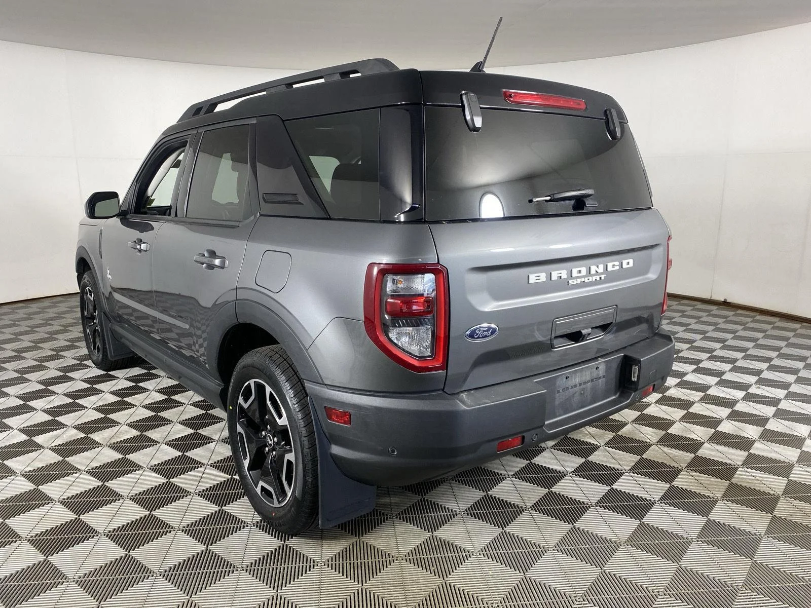 Used 2023 Carbonized Gray Ford Outer Banks image 7