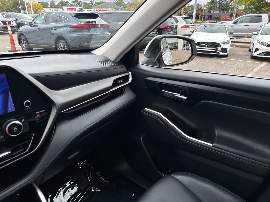 Used 2023 Beige Toyota XLE image 30