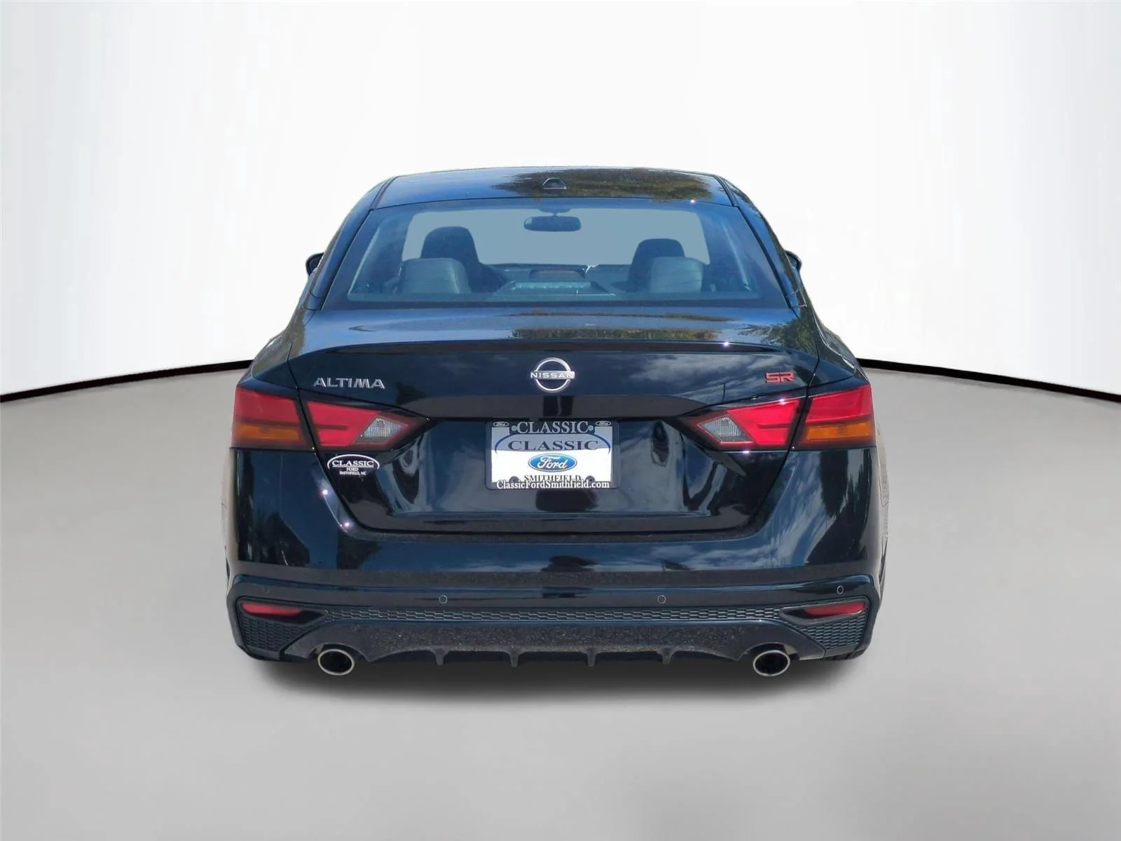 Used 2025 Super Black Nissan SR image 4