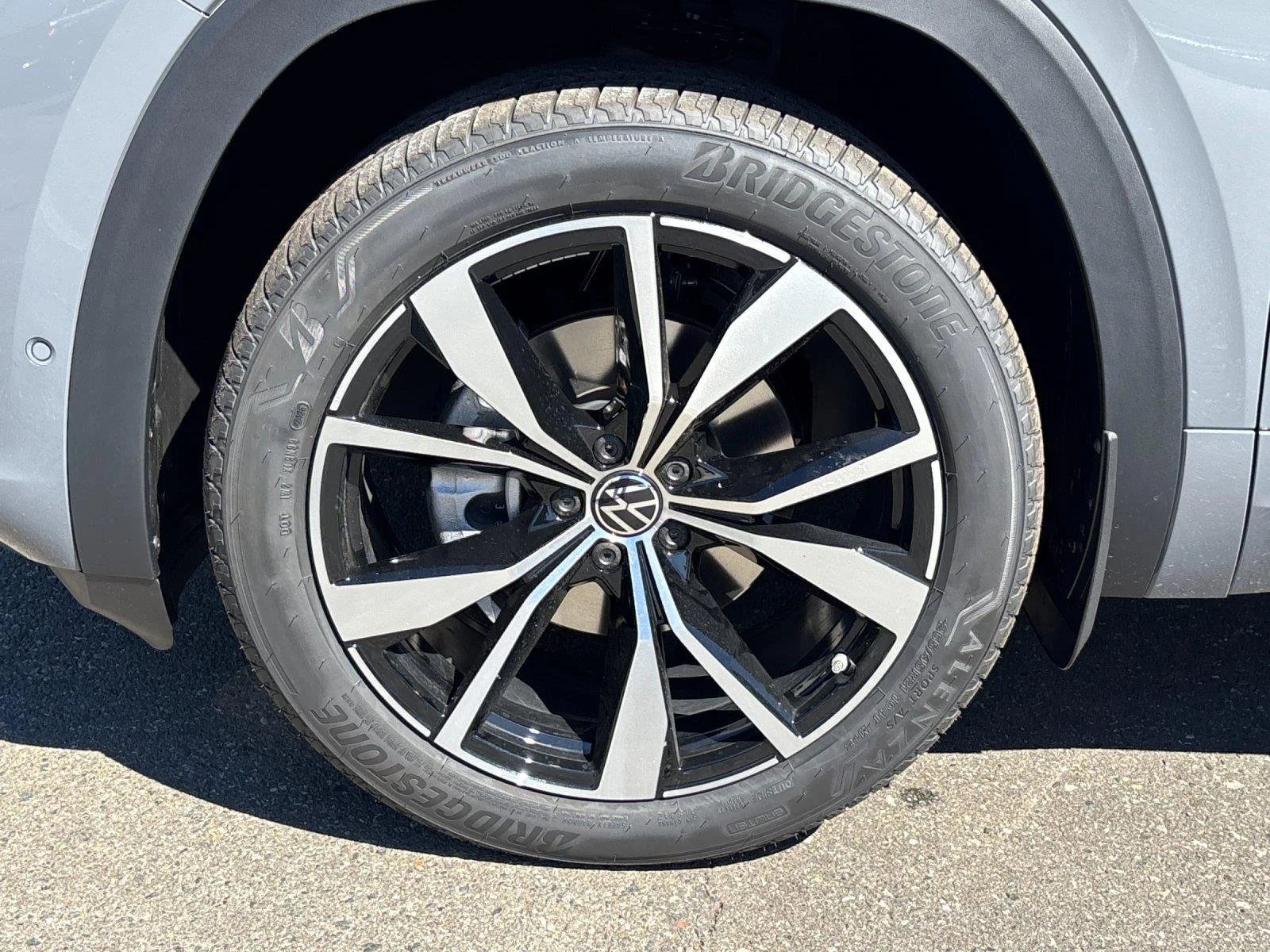 New 2026 Pure Gray Volkswagen 2.0T SEL Premium R-Line image 9