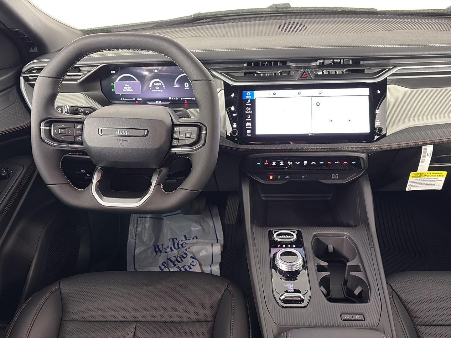New 2026 Bright White Clear-Coat Exterior Paint Jeep Limited image 8