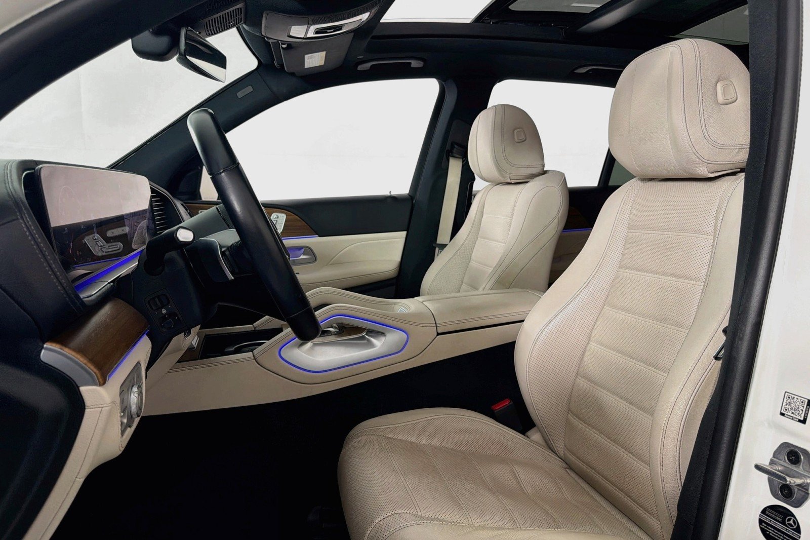 Certified Used 2024 MANUFAKTUR Diamond White Metallic Mercedes-Benz GLE 450e Plug-In Hybrid image 19