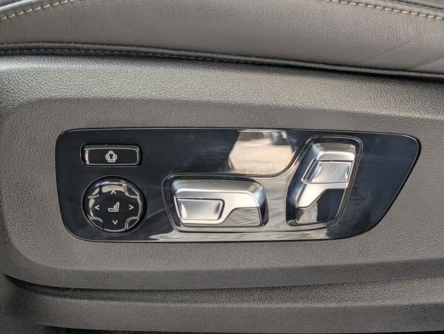 Used 2026 Gray Metallic BMW M60i image 21