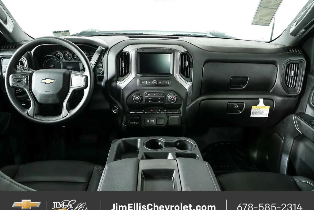 New 2025 Summit White Chevrolet WT image 16