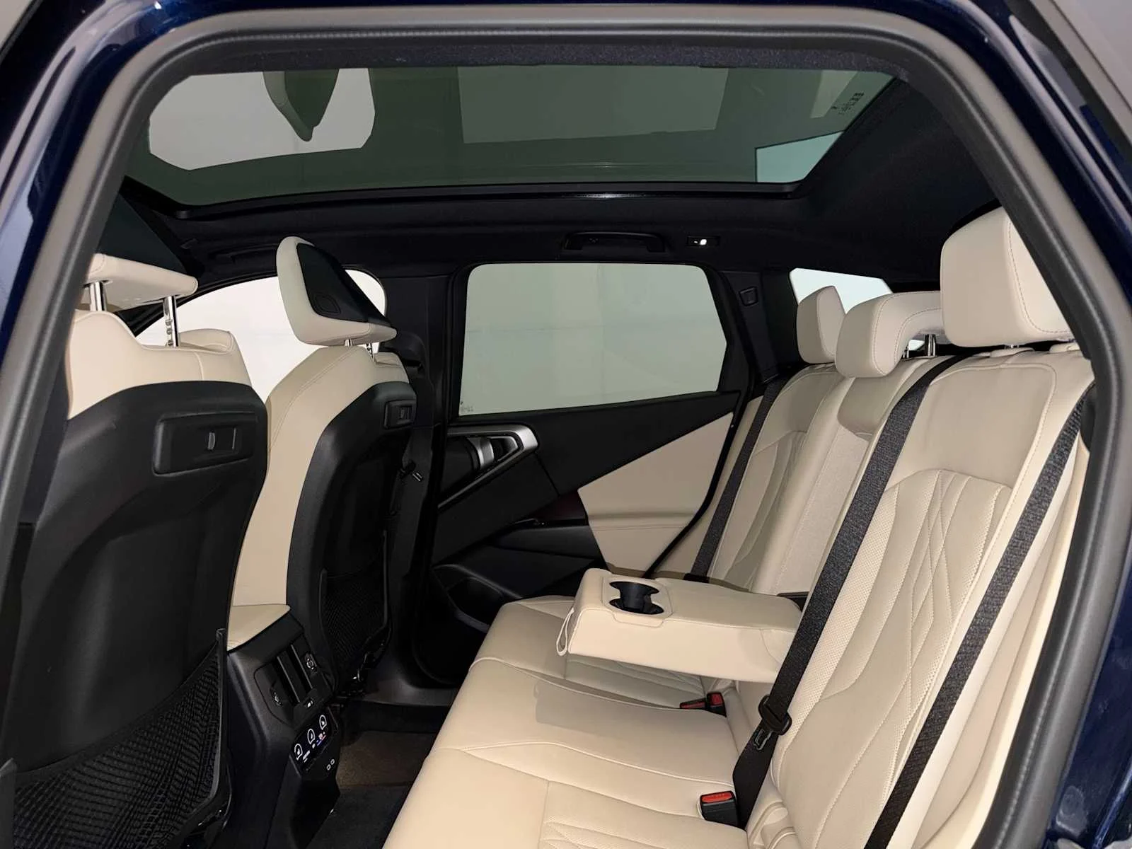 2026 BMW X3 30 - Photo 21