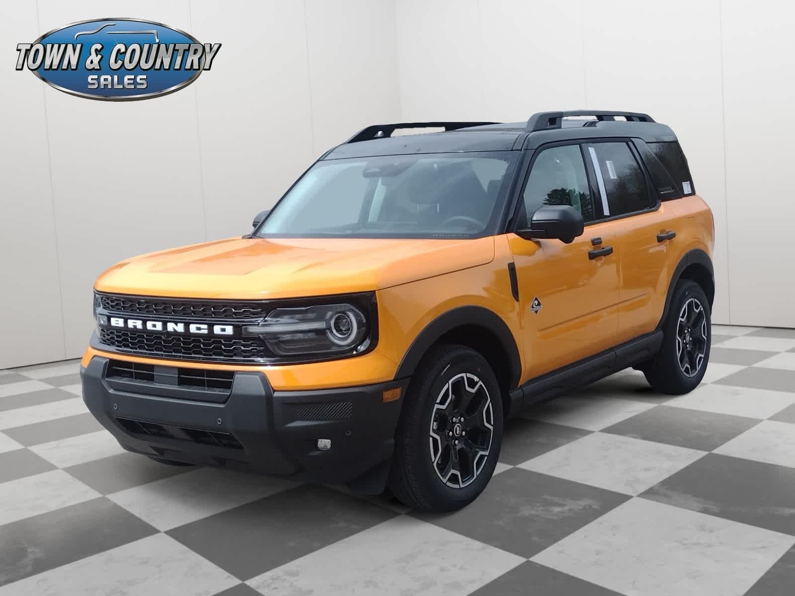 New 2026 Orange Fury Metallic Tri-Coat Ford Outer Banks image 3