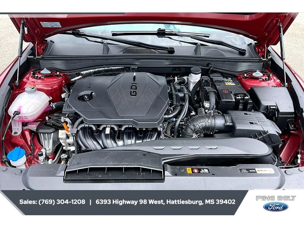 Used 2025 Ultimate red Hyundai SEL image 8
