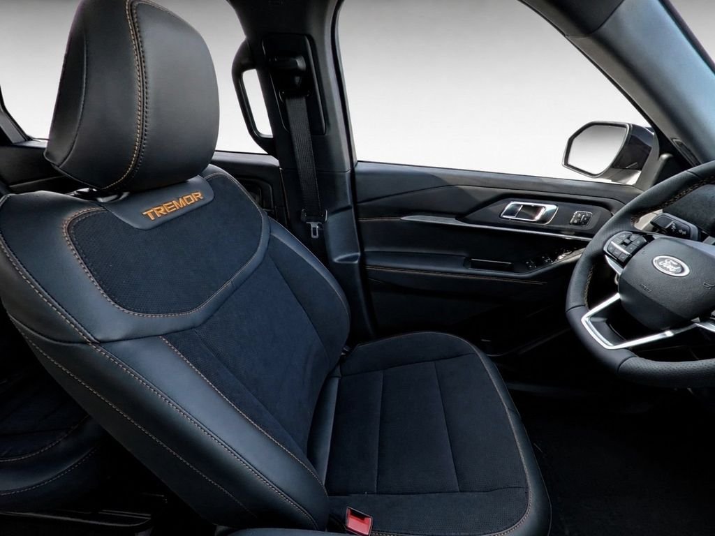 New 2026 Space White Metallic Ford Tremor® image 10