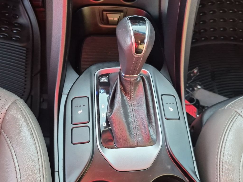 Used 2014 Black Hyundai Base image 19
