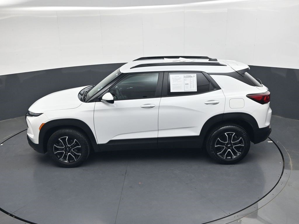 Used 2024 Summit White Chevrolet ACTIV image 27