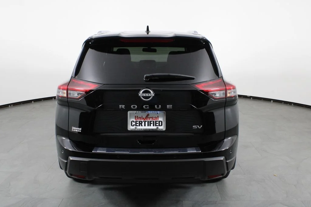 2024 Nissan Rogue SV - Photo 11