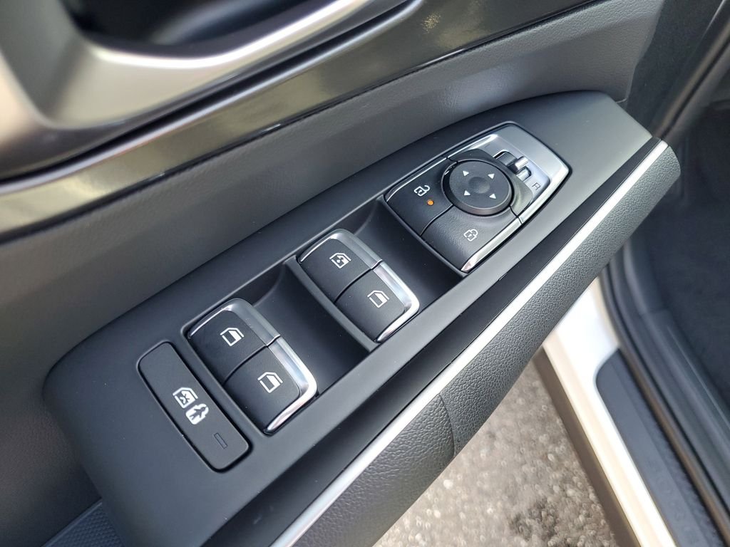 New 2026 White Kia EX image 21