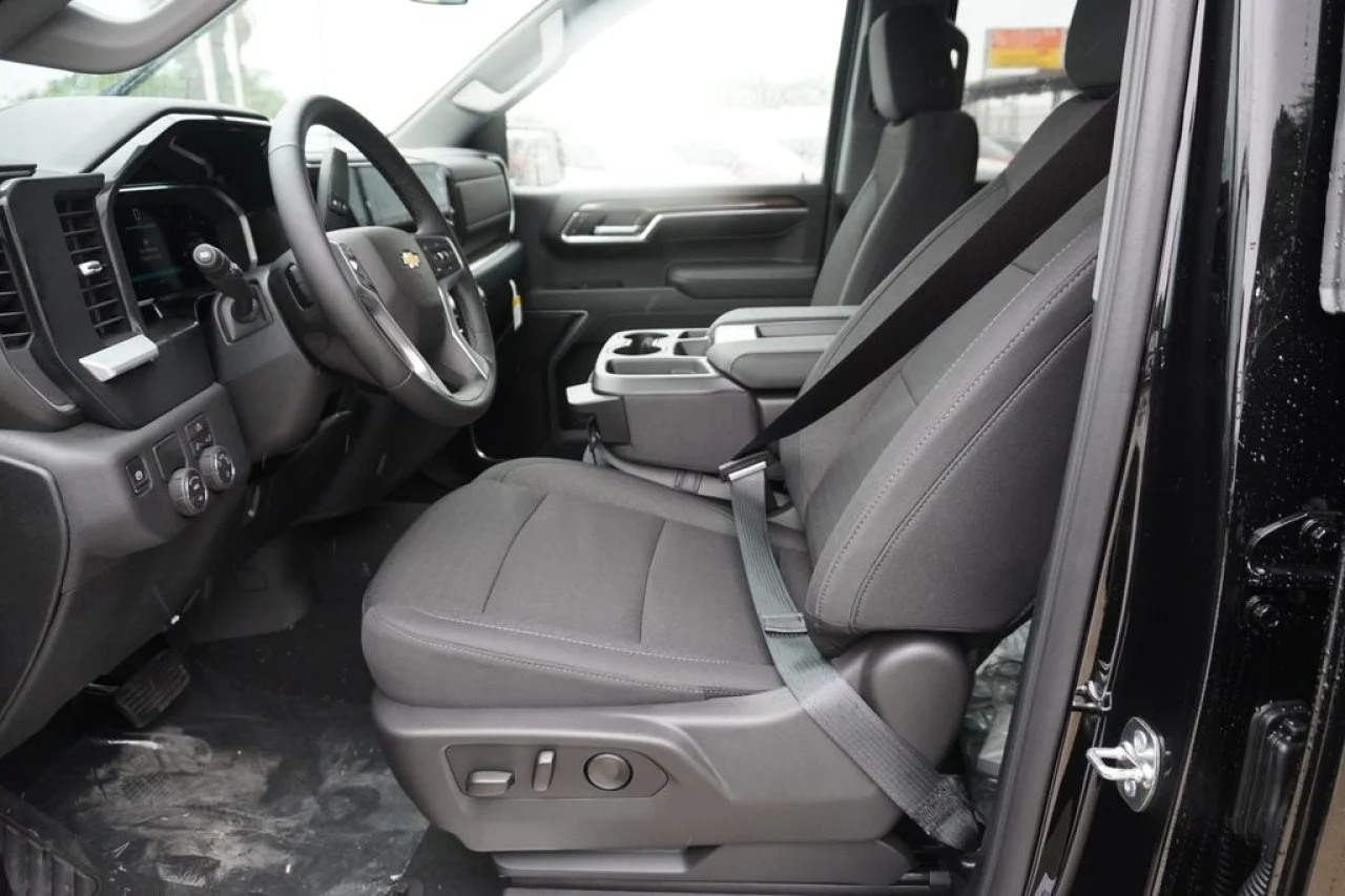 2026 Chevrolet Silverado 1500 LT - Photo 18