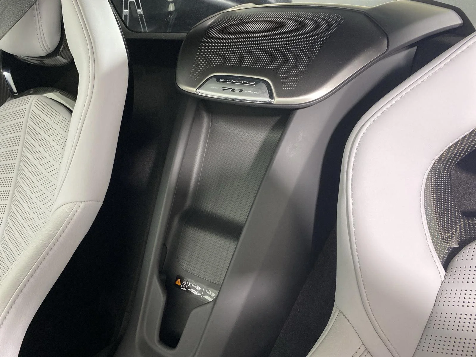 Used 2023 Arctic White Chevrolet 2LT image 31