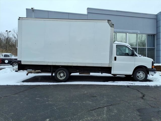 Used 2016 Summit White Chevrolet Work Van image 8