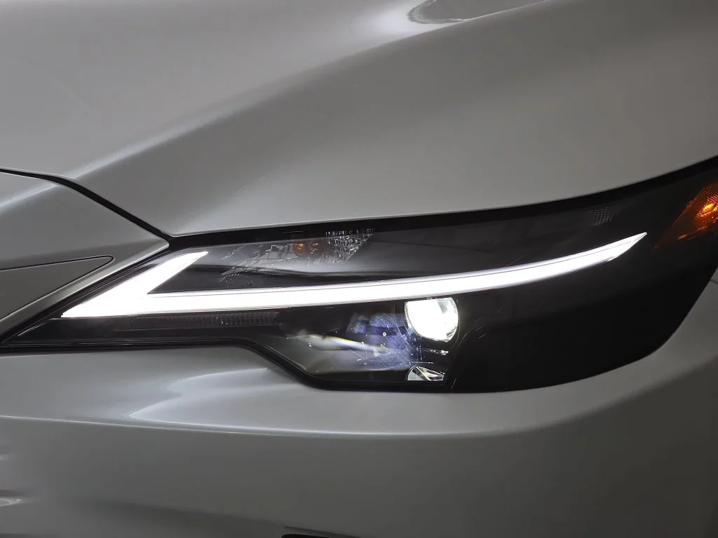 New 2026 Eminent White Pearl Lexus PREMIUM PLUS image 28