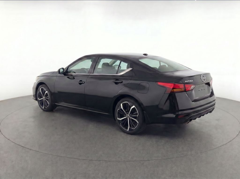 Used 2024 Black Nissan 2.5 SR image 3