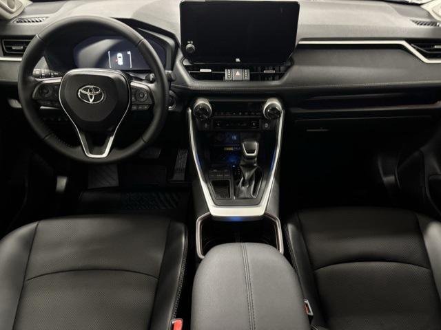 Certified Used 2025 WIND CHILL PEARL Toyota  image 11