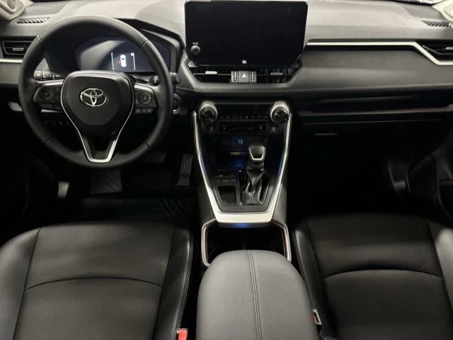 Used 2025 WIND CHILL PEARL Toyota  image 11