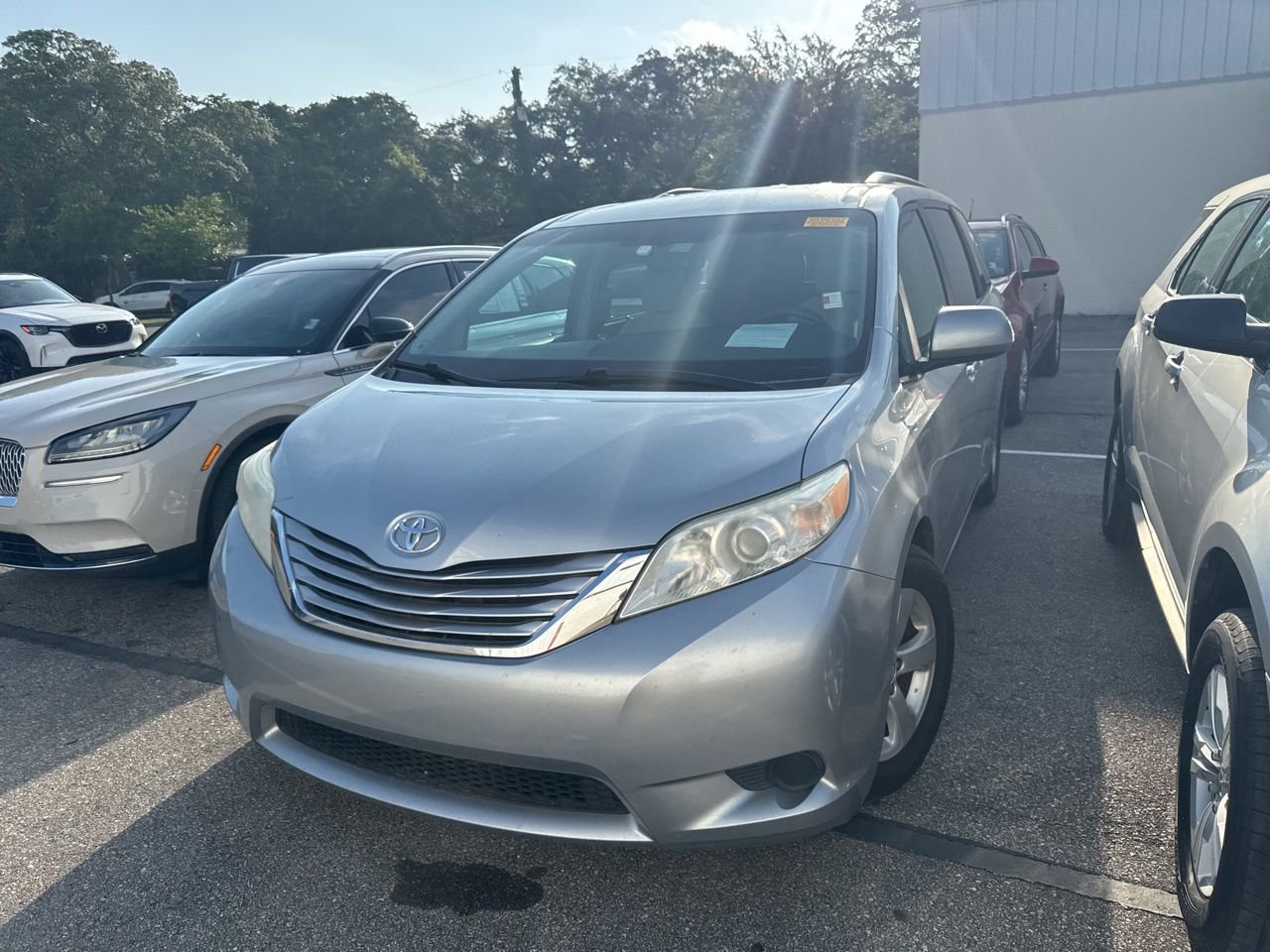 2015 Toyota Sienna LE V6 7-Passenger Access Seat's photo