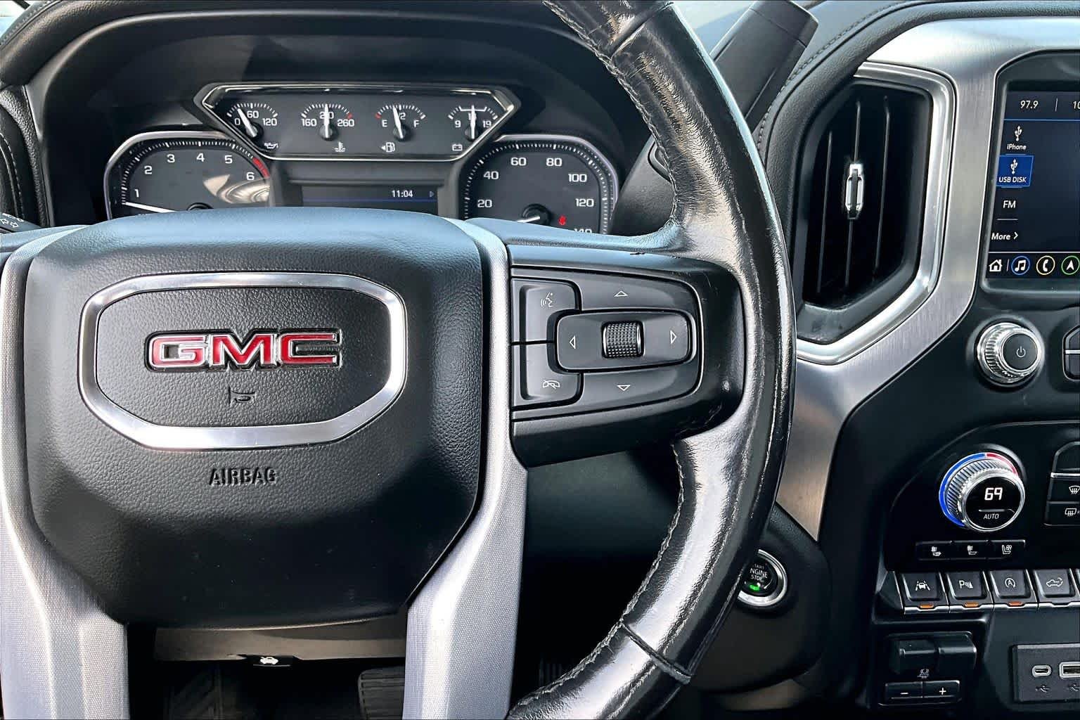 Used 2020 Onyx Black GMC SLT image 25