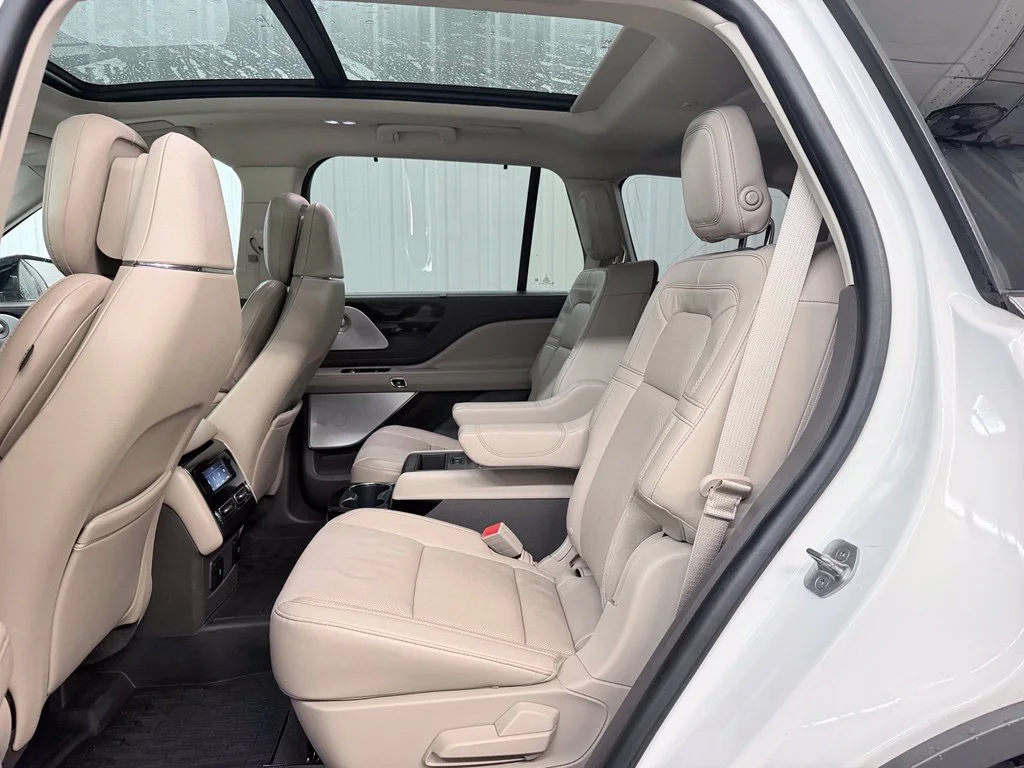 Used 2020 White Lincoln Reserve image 34