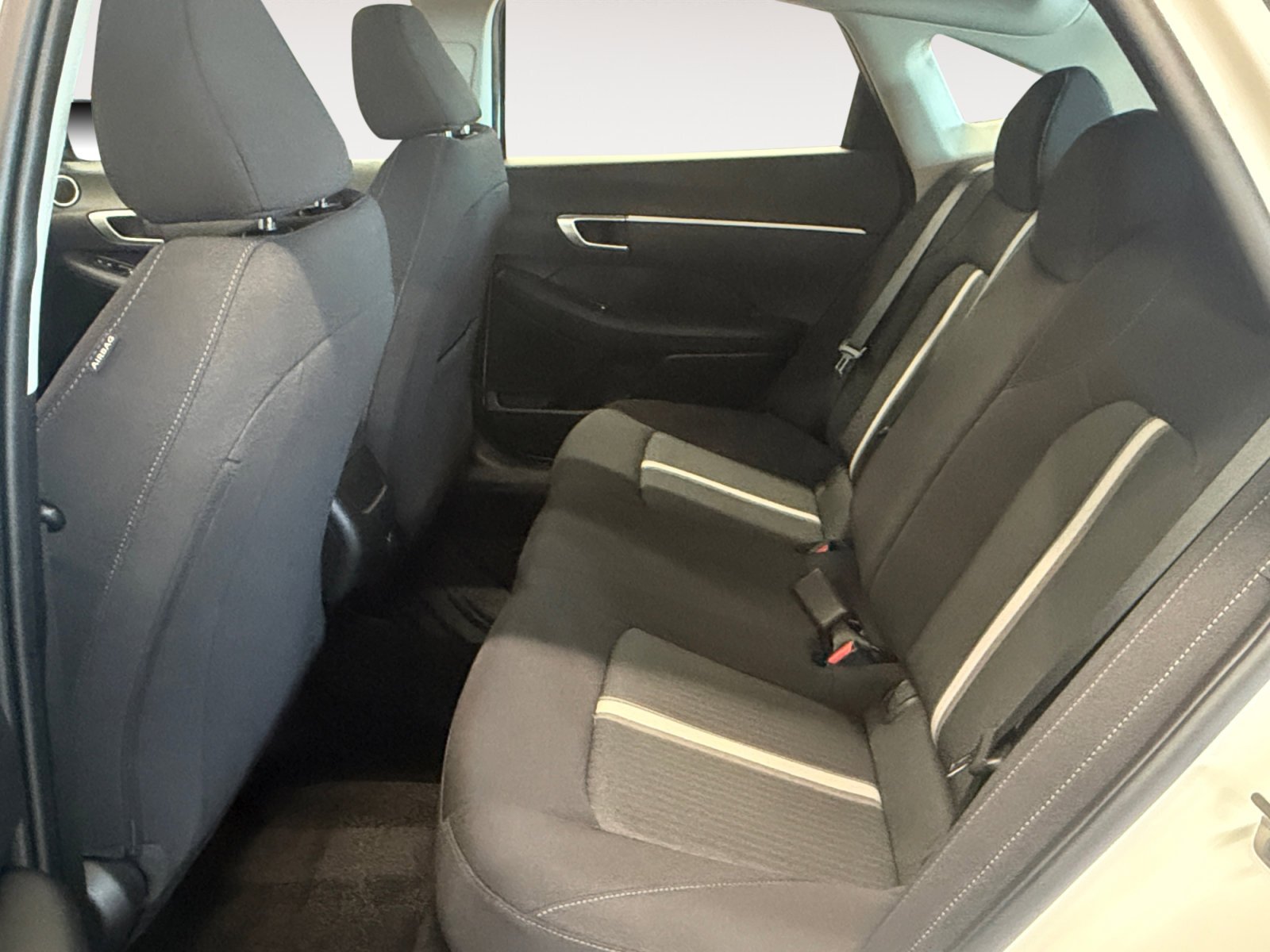Used 2025 Serenity White Hyundai SE image 23