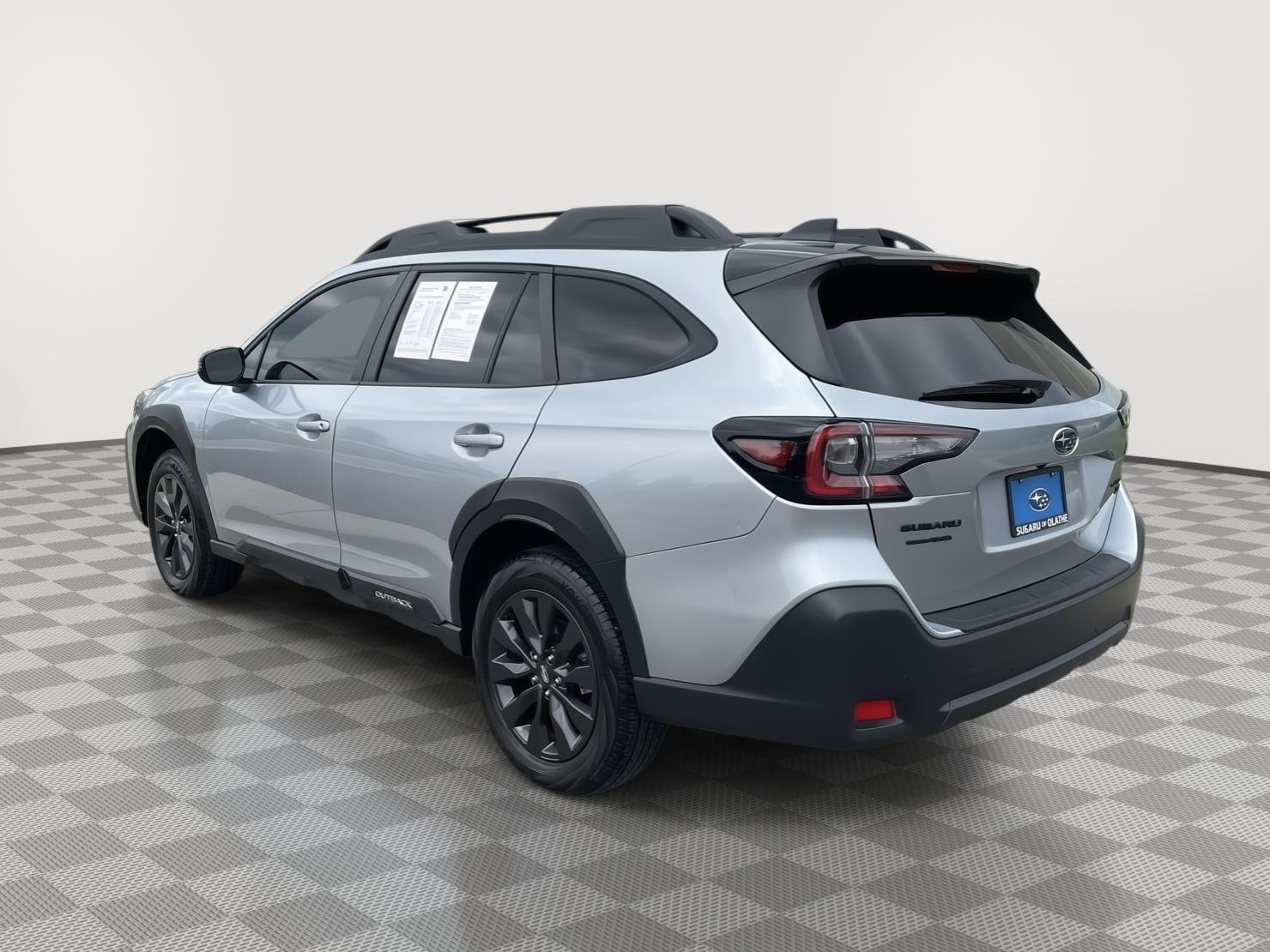 Used 2025 Ice Silver Metallic Subaru Onyx Edition XT image 6