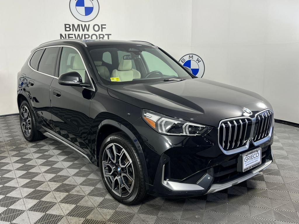 Used 2025 Black BMW xDrive28i image 1