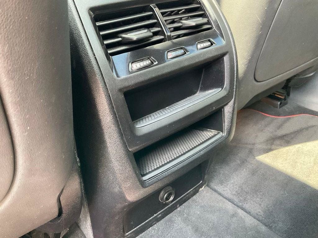 Used 2022 Black BMW xDrive40i image 20