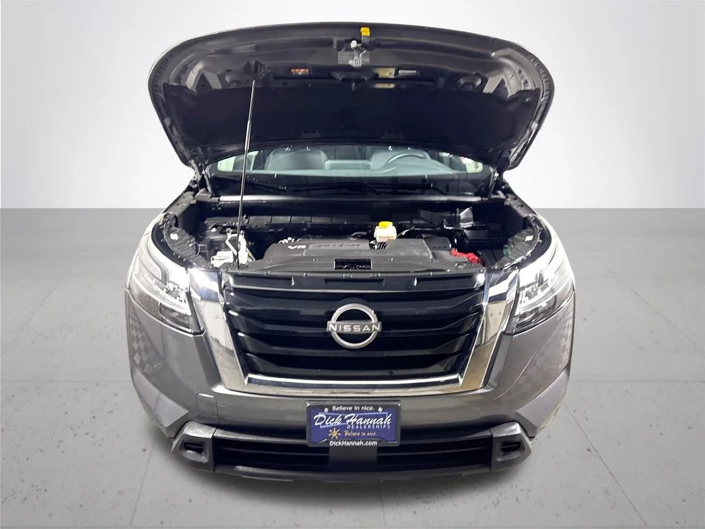 Used 2022 Gray Nissan SV image 21