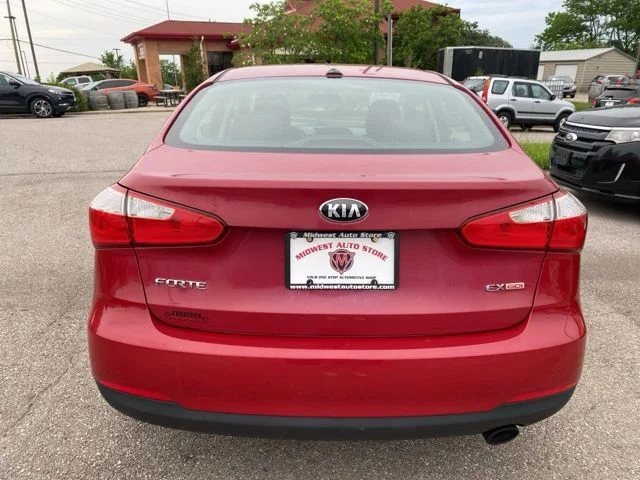 Used 2015 Red Kia EX image 5