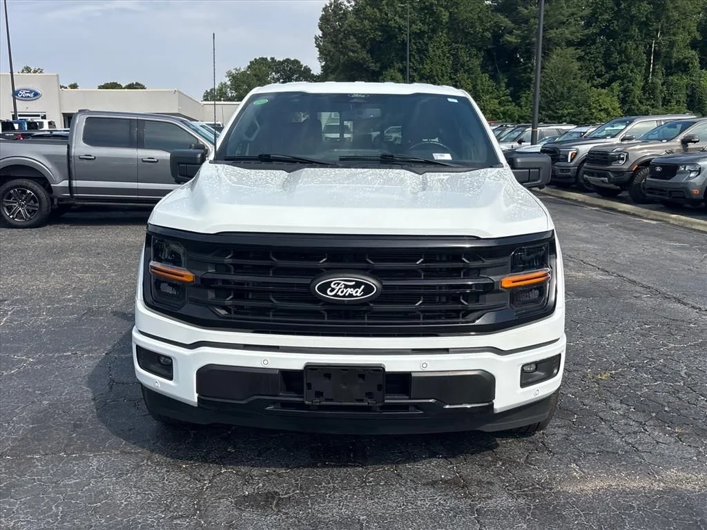 Certified Used 2024 Oxford White Ford XLT image 2