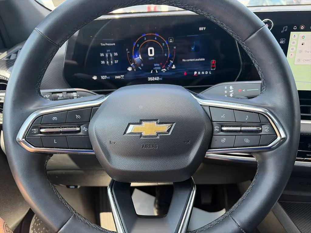 Used 2025 Gray Chevrolet LT image 28