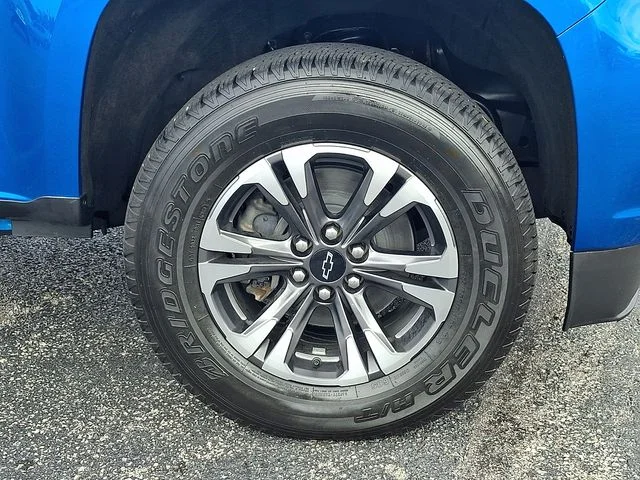 Used 2022 Blue Chevrolet Z71 image 8