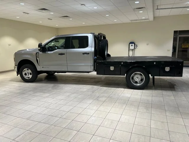New 2026 Silver Ford XLT image 2