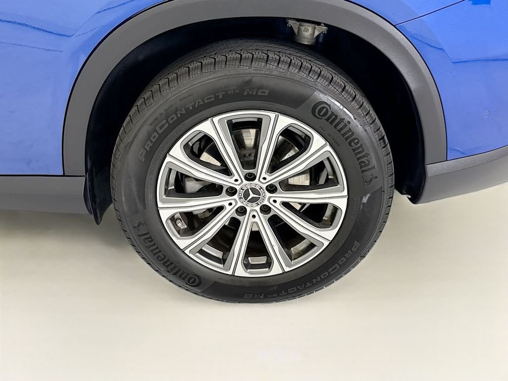 Used 2026 Starling Blue Metallic Mercedes-Benz GLC 300 image 29
