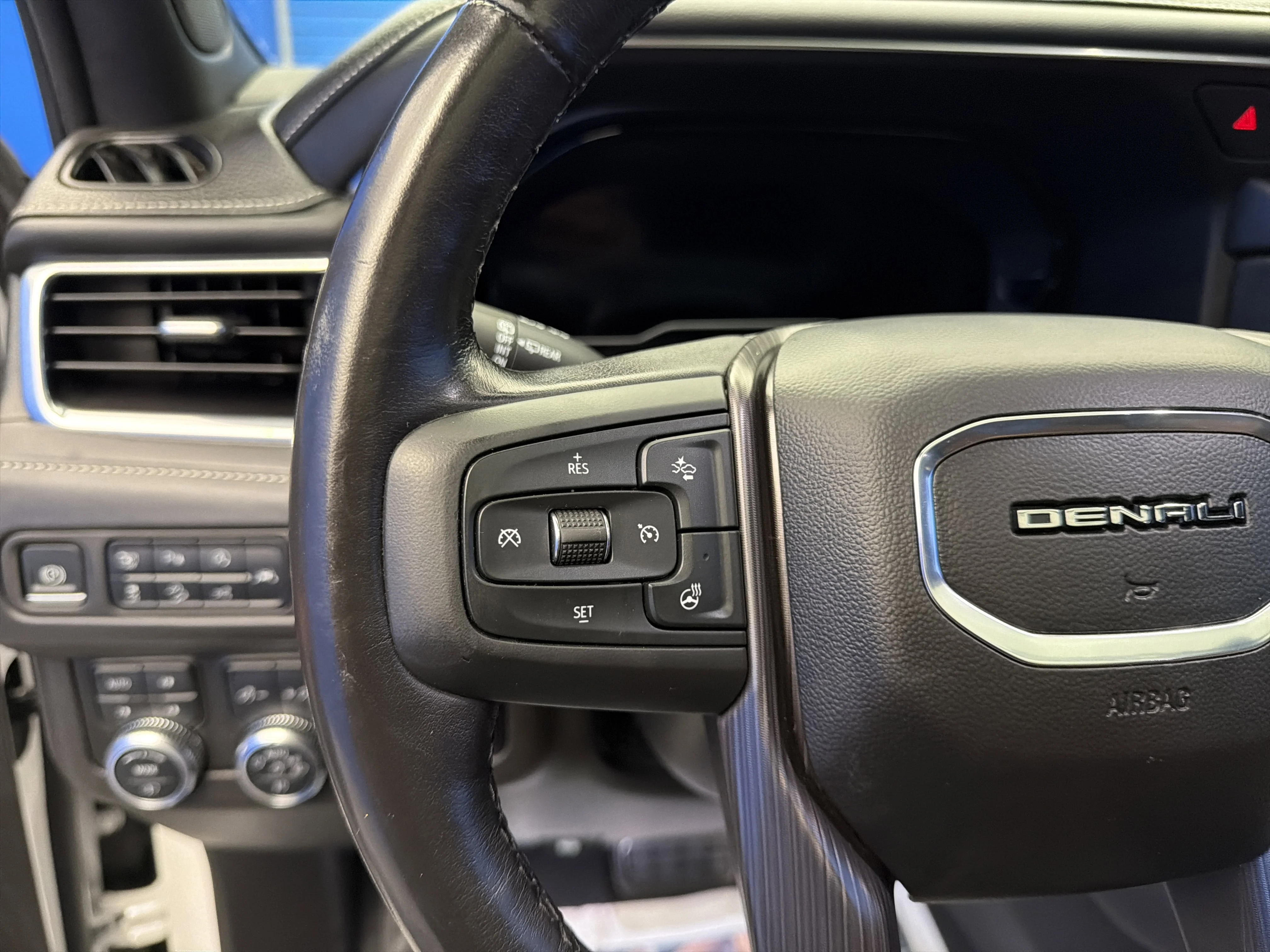 Used 2023 White Frost Tricoat GMC Denali Ultimate image 16