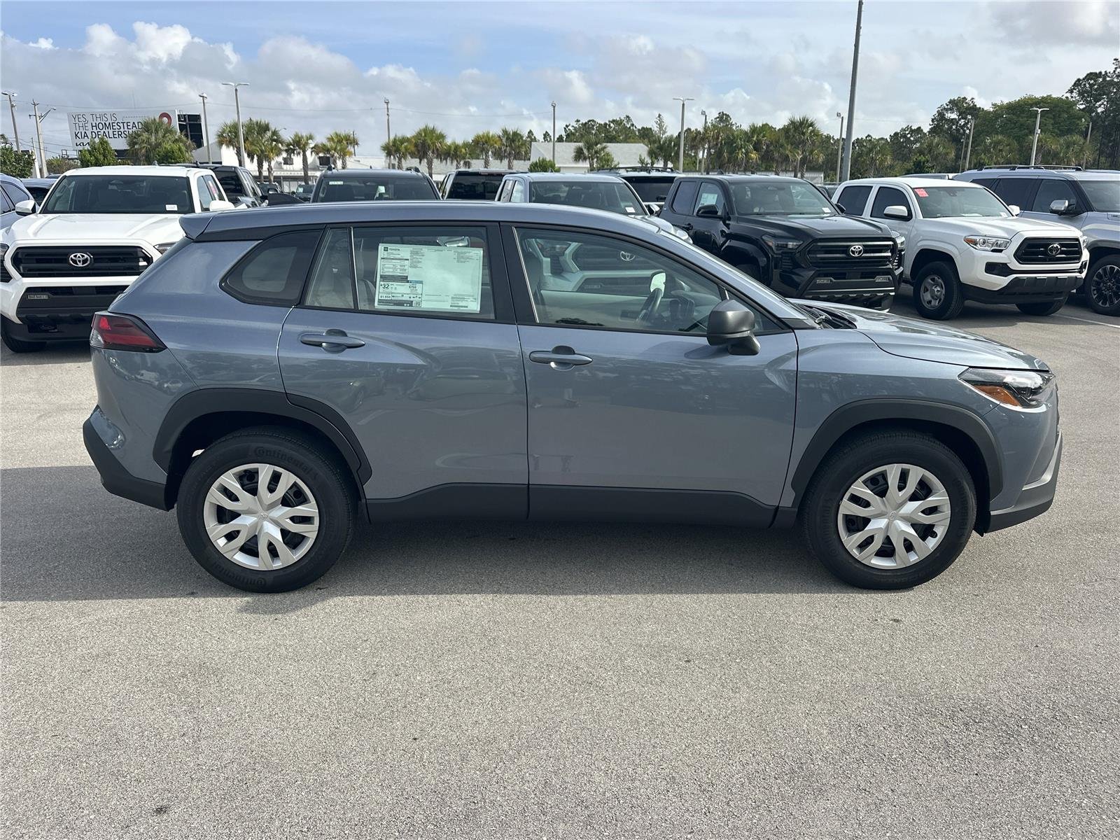 View vehicle photo 4