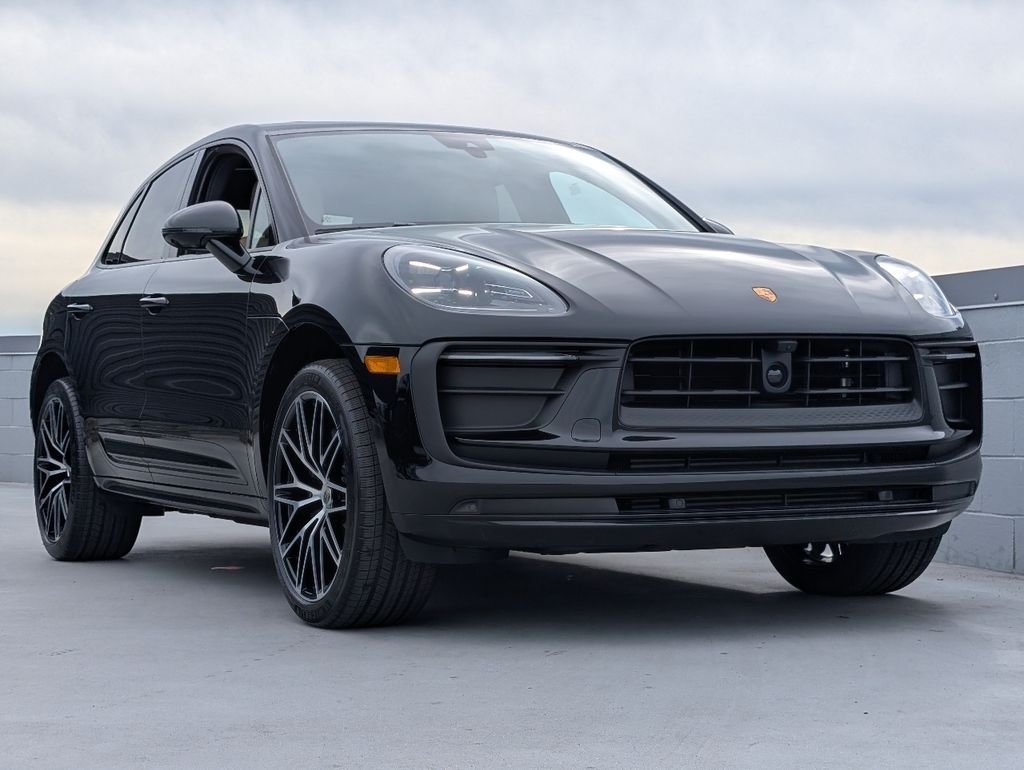 2026 Porsche Macan T - Photo 25