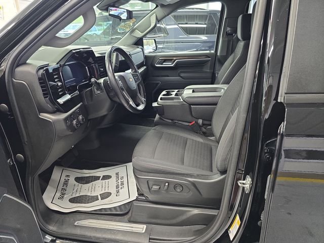 Used 2022 Black Chevrolet LT image 13