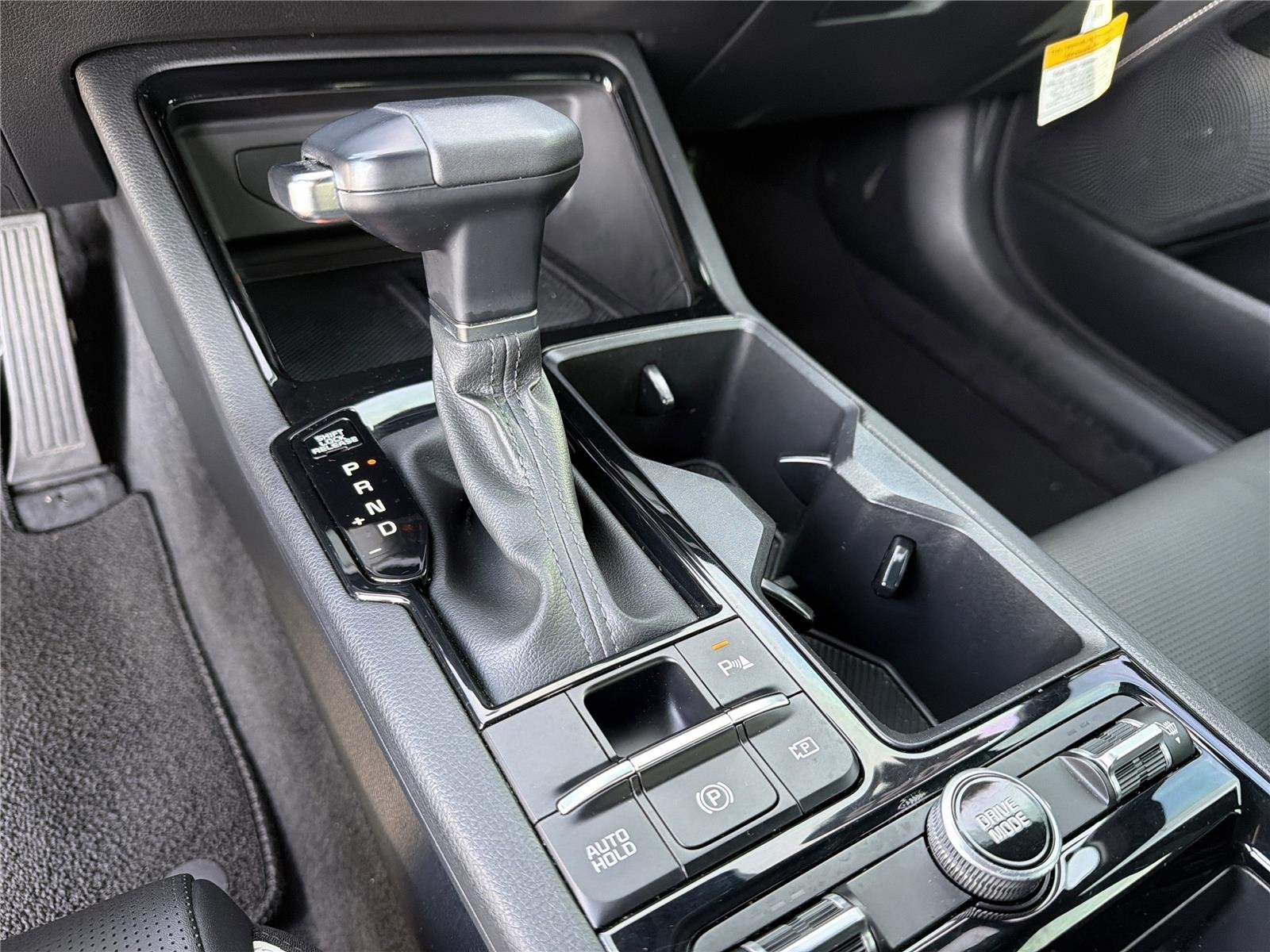 Used 2025 Snow White Pearl Kia GT-Line image 15